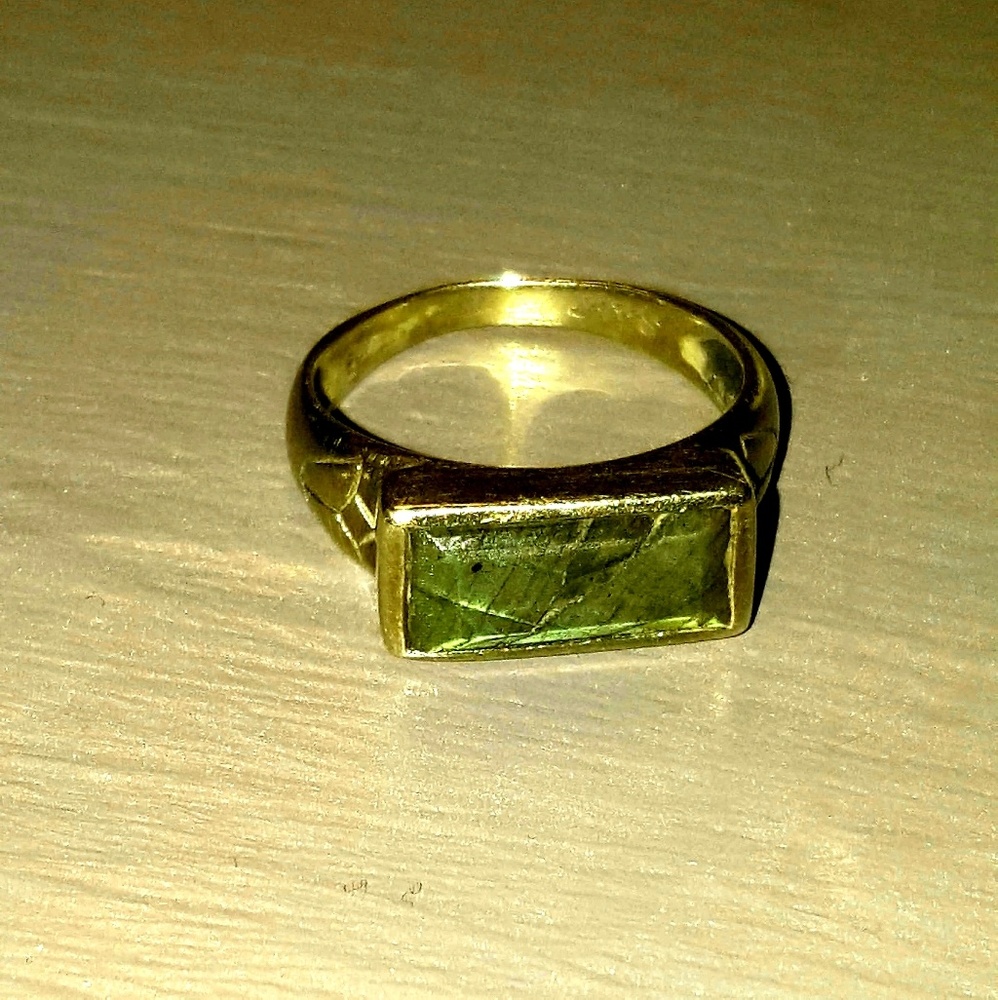 Satya Labradorite ring Size 7